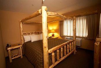Whitefish Lodge And Suites Cross Lake Exterior foto